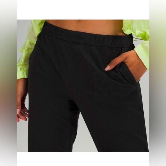 Lululemon Essential Affinity Mid Rise Jogger Black size 6 - Picture 4 of 13